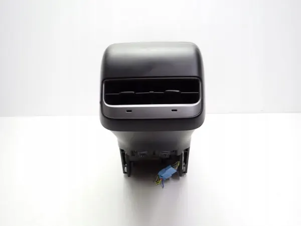 Tunnel d'accoudoir OEM 1766801-00-A Tesla Model Y image 3