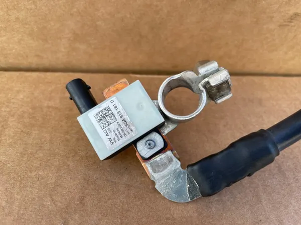 Terminal de bateria VW Skoda Audi 5QA915181D image 2