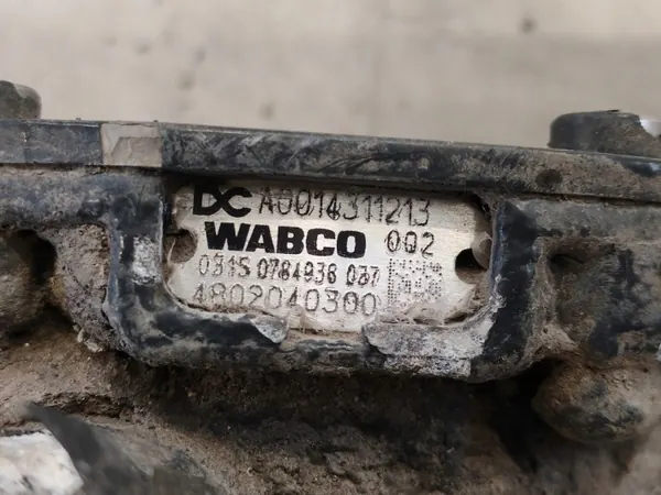 Válvula EBS Wabco usada OEM A0014311213 4802040300 image 5