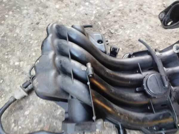 VW Golf V 1.6 BSE insugsgrenrör OEM 06A133185KR image 6
