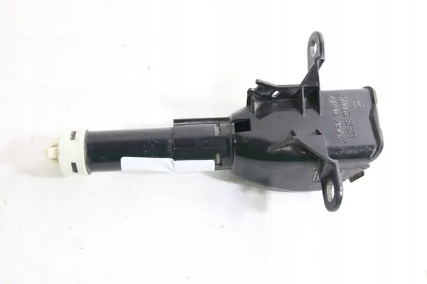 Buse de lave-phare OEM UZ17721 - Mitsubishi Outlander image 3