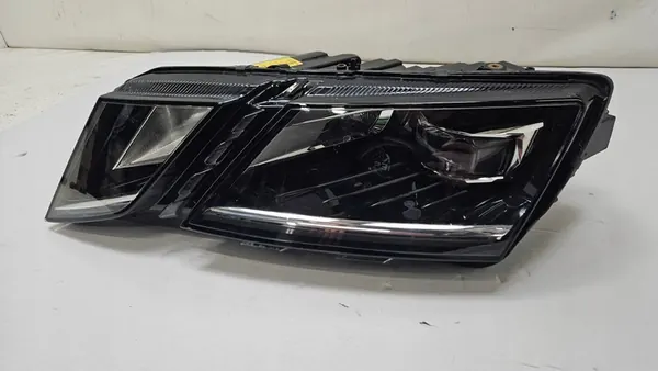 Farol dianteiro Skoda OE 5E1941017E image 5