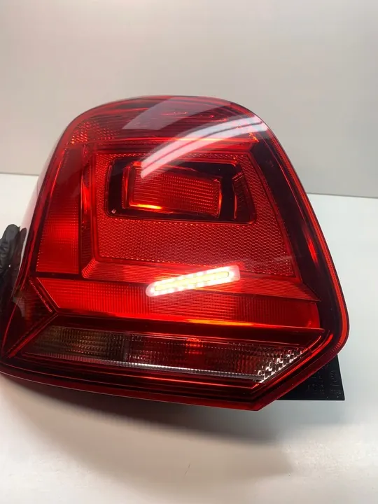 VW POLO Luz Trasera Izquierda 6C0945095M image 3