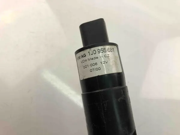 Tuulilasinpesupumppu AUDI A4 AVANT 1J0955681 image 3