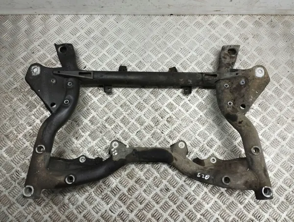 Mercedes-Benz C W204 Voorste hulpframe OEM AMD85507 image 2