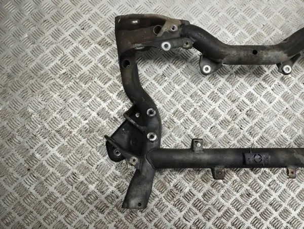 Mercedes-Benz C W204 Voorste hulpframe OEM AMD85507 image 3