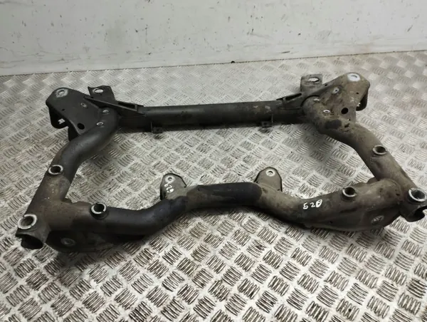 Mercedes-Benz C W204 Voorste hulpframe OEM AMD85507 image 6