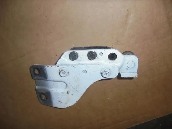 Nissan NV200 liukuoven rullan ohjain OEM image 3