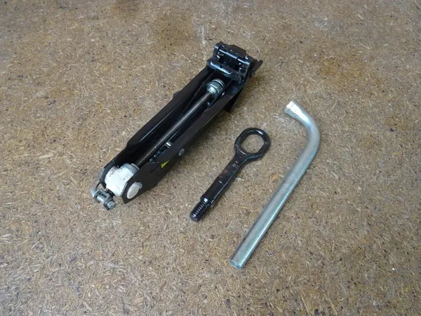 VARARENKAAN KITT AUDI A3 8P GOLF V VI 18 TUUMAA image 4