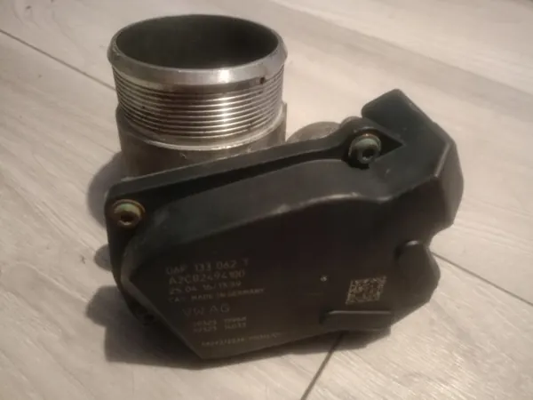 Corps de papillon OEM 06F133062T pour Audi TT VW Golf VI image 2