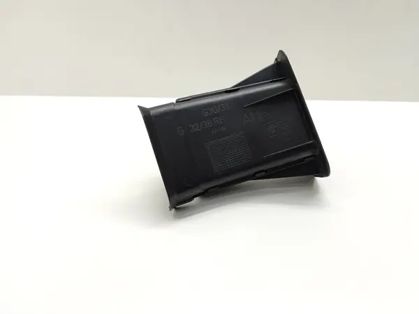 BMW 5 G30 G31 2020 Remluchtkanaal 7394666 image 2