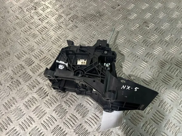 Lexus NX 2020 Schalthebel OEM 75M014RHD - Gebraucht image 5