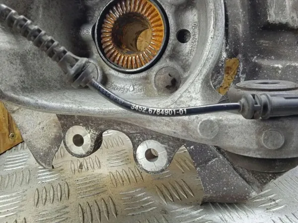 Cubo de roda dianteiro esquerdo OEM 6784901 BMW 5 image 3