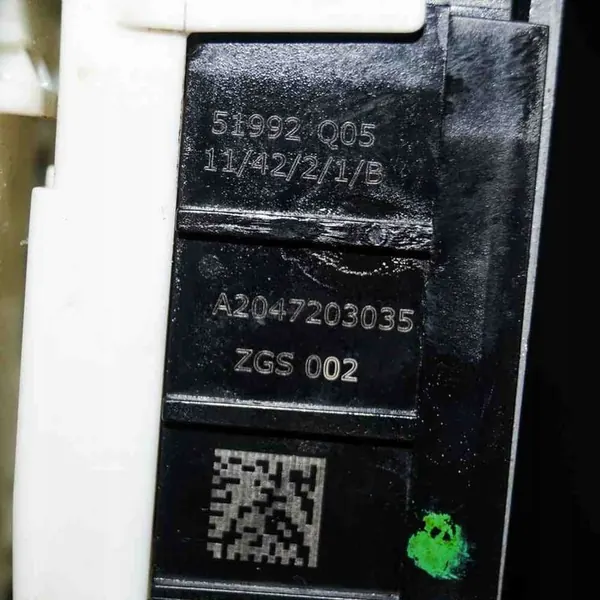 Höger framdörrslås MERCEDES-BENZ CLS (C218) A2047203035 image 4