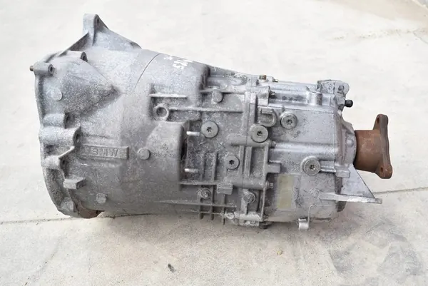 BMW 5 (E39) Vaihteisto 2.0L Diesel 2000 OEM 105340115121066226 image 2