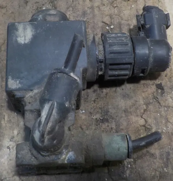 Electroválvula Volvo OE usada OEM 9041025 image 2