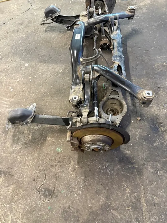 Trave di Sospensione Posteriore VW Tiguan Audi Q3 Completa 5N0505235L image 3