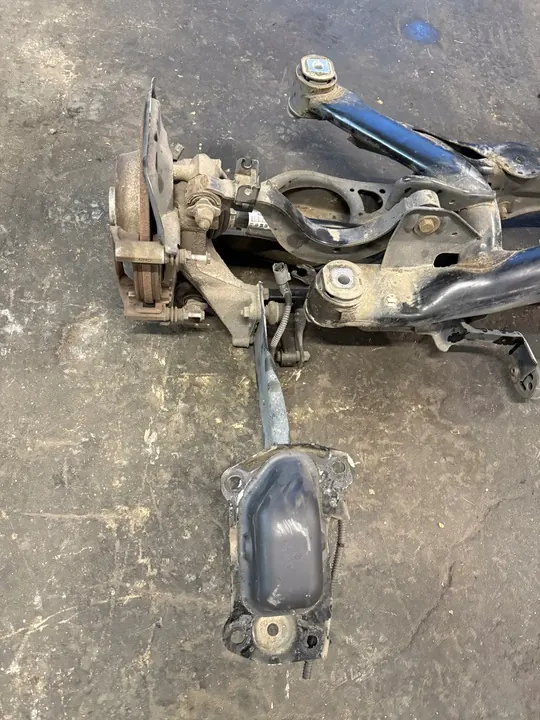 Trave di Sospensione Posteriore VW Tiguan Audi Q3 Completa 5N0505235L image 6