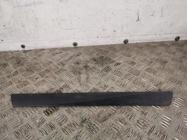 OEM FBZ12816 Etuoven kynnyssuoja Toyota Priukselle image 2