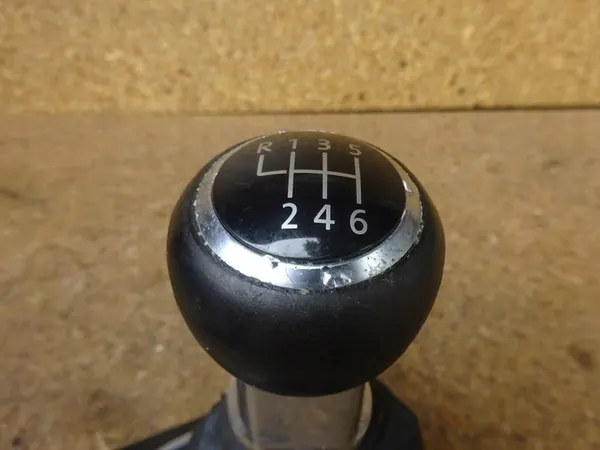 VW GOLF V R32 Växelspak Knopp Set 1K0711113BE image 3