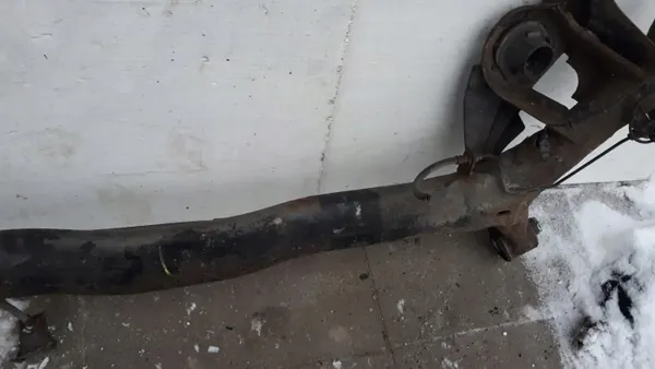Viga trasera Honda Civic VIII OEM tylna belka image 3