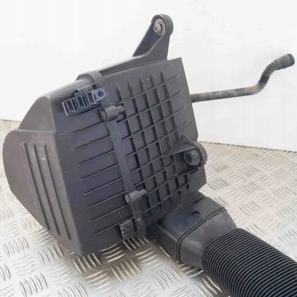 Ilmansuodatin kotelo VW Polo (6R, 6C) OEM 6R0129601G image 4