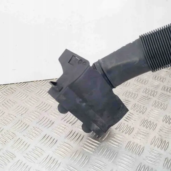 Ilmansuodatin kotelo VW Polo (6R, 6C) OEM 6R0129601G image 6