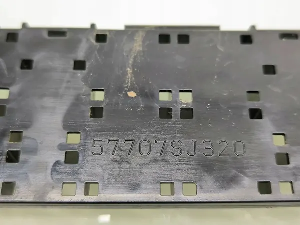 Subaru Forester SK 2024 Suporte de para-choque traseiro direito OEM image 6