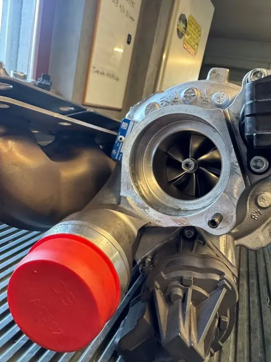 Turbo BMW 3.0i 306 320 326 KM 18539700010 image 2