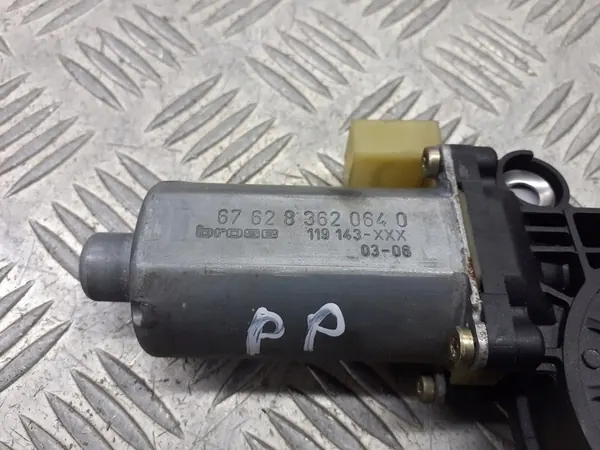 Oikea etuikkunamoottori BMW E46 318D 2.0D image 3