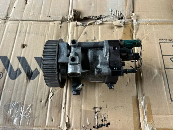 Brandstofinjectiepomp Renault Dacia 1.5 8200379376 image 2