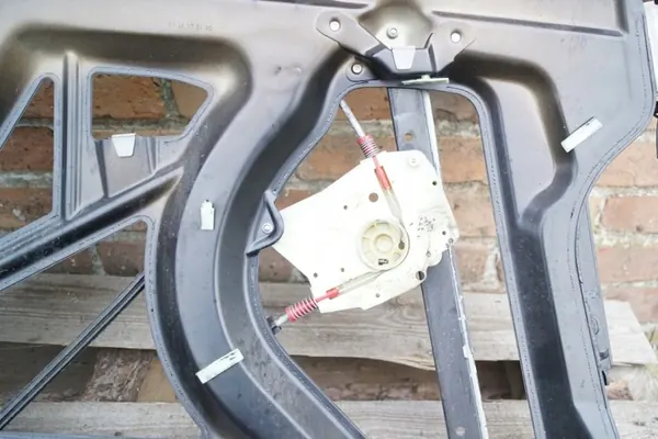 Audi A3 8L vasen etuovi OEM 8L4837753 image 3