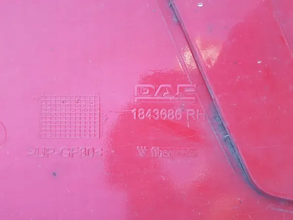 Protector de esquina cabina DAF CF Euro 6 OEM 1843686 - Derecho image 3