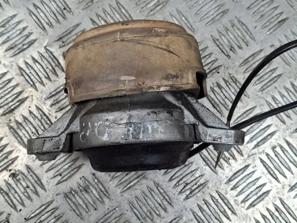 Mercedes-Benz GLK (X204) 2009 Motorsteun rechterzijde OEM image 3