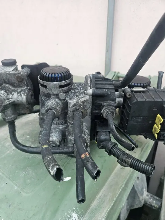 Soupape de frein Wabco OEM 4802040310DAF pour DAF XF 106 image 3