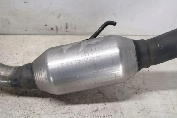 FUTABA OEM Vaimennin Toyotalle 2.0L Diesel 2016 image 6