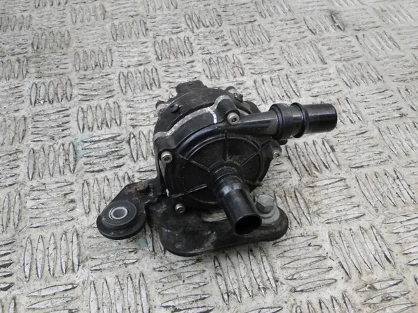 Pompe à eau Kia OEM 36910-3D920 - Occasion 500km image 3