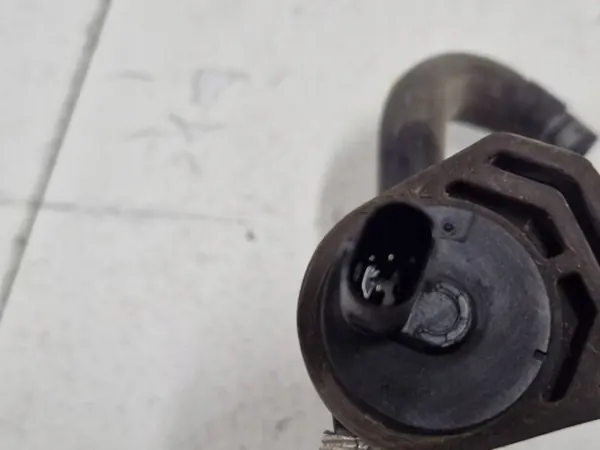 Válvula de vacío OEM A0009976912 para Mercedes G-Class 5.0 V8 image 5