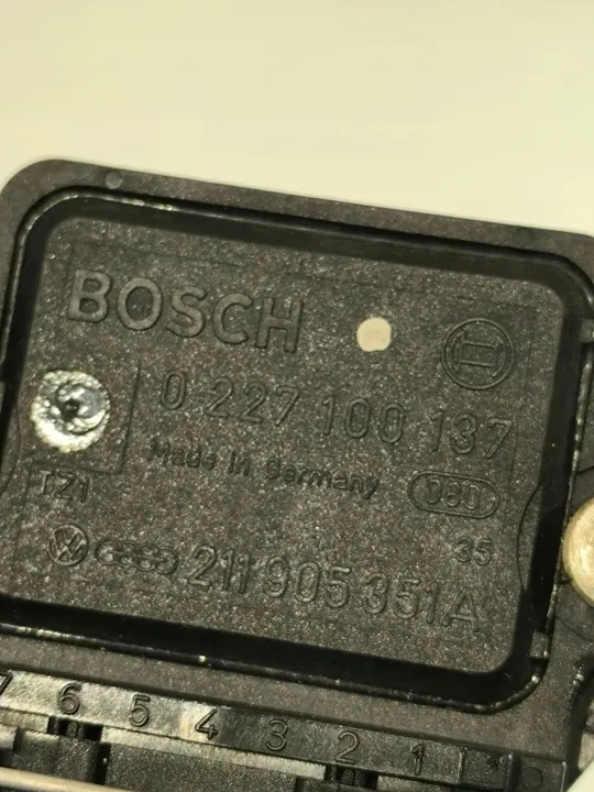 Volkswagen Golf II 1990 ECU Module 211905351A image 5