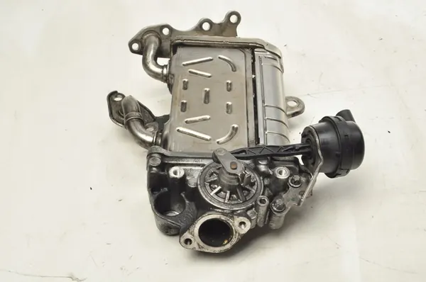 MERCEDES W213 2.0 CDI Enfriador de gases de escape A6541407600 image 2