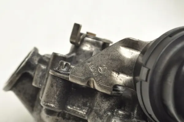 MERCEDES W213 2.0 CDI Enfriador de gases de escape A6541407600 image 6