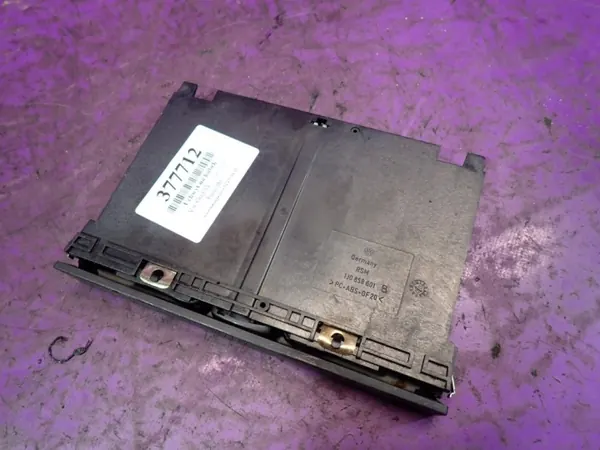 VW Golf IV Bekerhouder OEM 1J0858601B - Gebruikt image 3