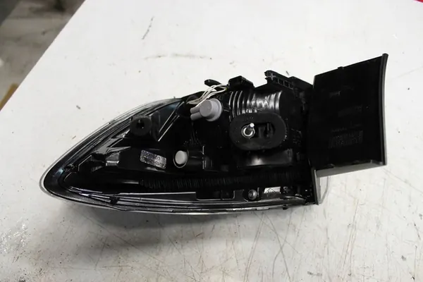 Luz Trasera Izquierda Renault Clio V LIFT 2023 image 2