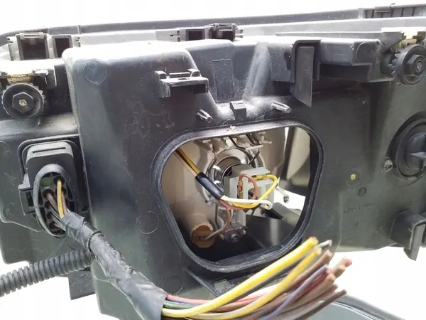 2005 Volkswagen Transporter - Caravelle T5 Refletor 0301191302 image 5