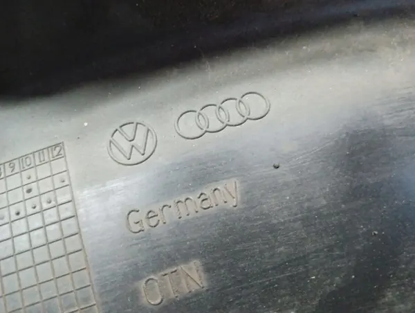 AUDI Q5 8R Etu Oikea Lokasuoja 8R0821172F image 6