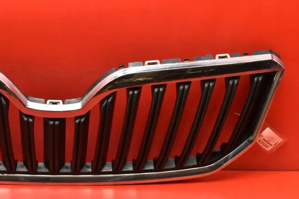 Black Chrome Grill 5L0853668B Skoda Yeti Lift 13-18 image 3