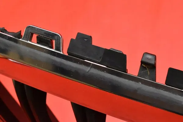 Black Chrome Grill 5L0853668B Skoda Yeti Lift 13-18 image 4