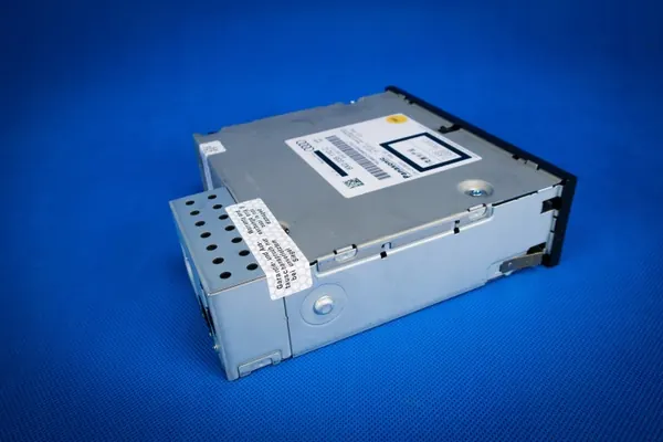 Changer CD MP3 Audi OEM 8X0035110C - Occasion image 3