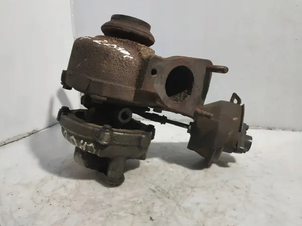Turbo PEUGEOT 407 (6D_) 2.0L diesel 100kW 2006 image 2