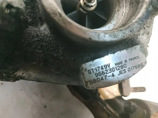 Turbo PEUGEOT 407 (6D_) 2.0L diesel 100kW 2006 image 3